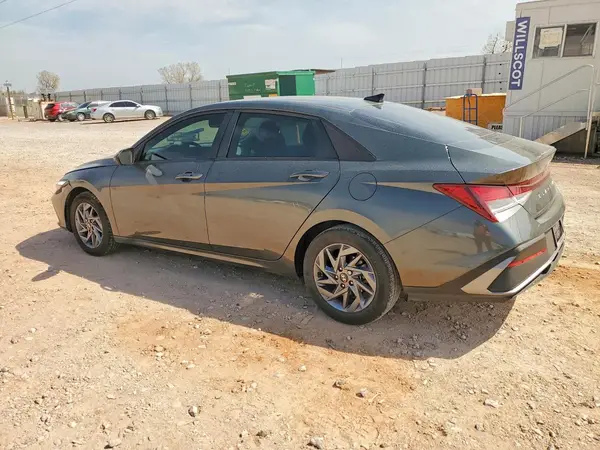 KMHLM4DG4RU749451 2024 HYUNDAI ELANTRA - Image 2