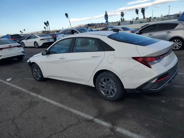 KMHLM4DG4RU750924 2024 HYUNDAI ELANTRA - Image 2