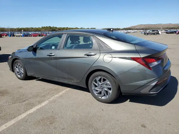KMHLM4DG4RU760529 2024 HYUNDAI ELANTRA - Image 2