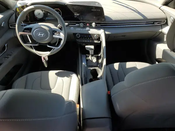 KMHLM4DG4RU760529 2024 HYUNDAI ELANTRA - Image 8
