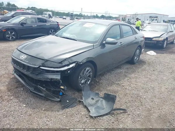 KMHLM4DG4RU762720 2024 HYUNDAI ELANTRA - Image 2