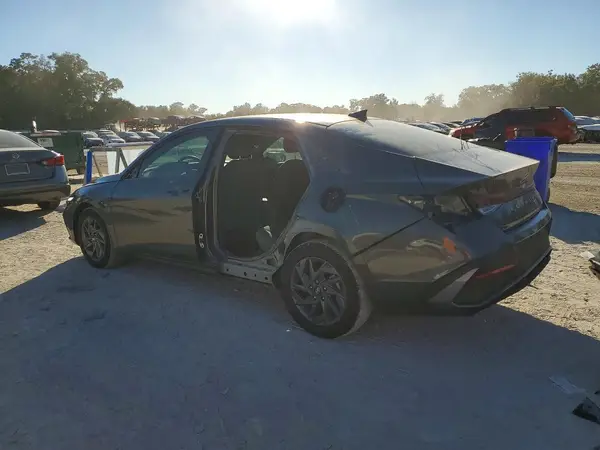KMHLM4DG4RU764306 2024 HYUNDAI ELANTRA - Image 2