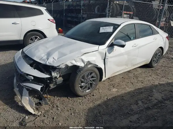 KMHLM4DG4RU766797 2024 HYUNDAI ELANTRA - Image 2