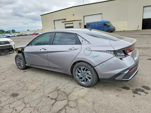 KMHLM4DG4RU770574 2024 HYUNDAI ELANTRA - Image 2