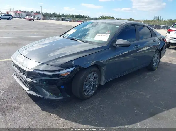 KMHLM4DG4RU773037 2024 HYUNDAI ELANTRA - Image 2