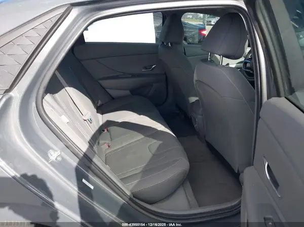 KMHLM4DG4RU773037 2024 HYUNDAI ELANTRA - Image 8