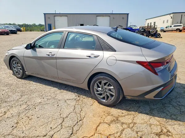 KMHLM4DG4RU776889 2024 HYUNDAI ELANTRA - Image 2