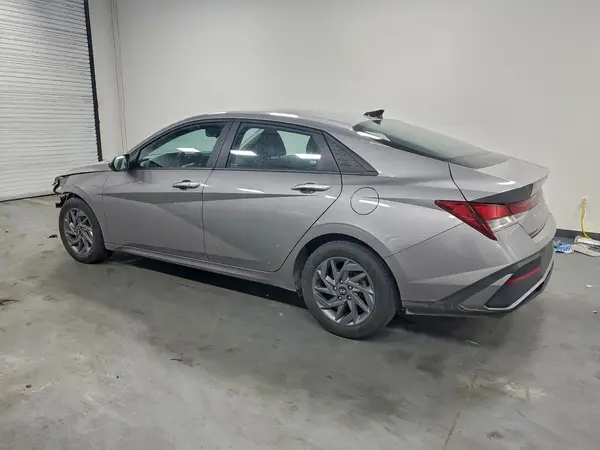 KMHLM4DG4RU778092 2024 HYUNDAI ELANTRA - Image 2