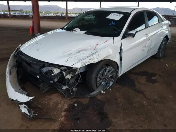 KMHLM4DG4RU779100 2024 HYUNDAI ELANTRA - Image 2