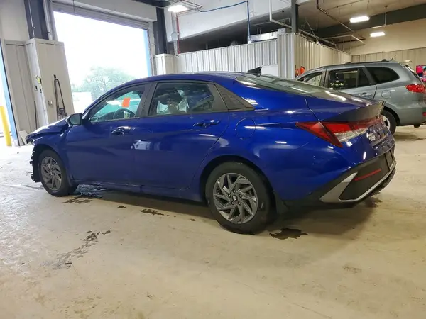 KMHLM4DG4RU788637 2024 HYUNDAI ELANTRA - Image 2