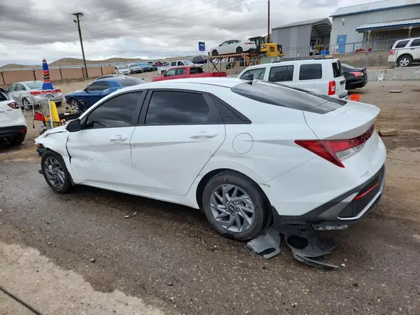 KMHLM4DG4RU797256 2024 HYUNDAI ELANTRA - Image 2