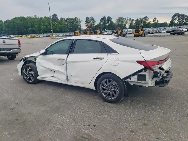 KMHLM4DG4RU799931 2024 HYUNDAI ELANTRA - Image 2