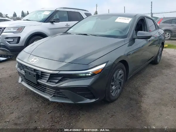 KMHLM4DG4RU805095 2024 HYUNDAI ELANTRA - Image 2