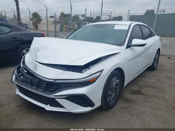 KMHLM4DG4RU806568 2024 HYUNDAI ELANTRA - Image 2
