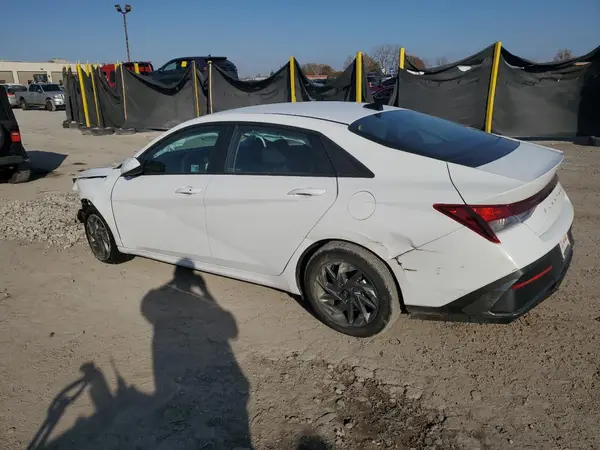 KMHLM4DG4RU813181 2024 HYUNDAI ELANTRA - Image 2