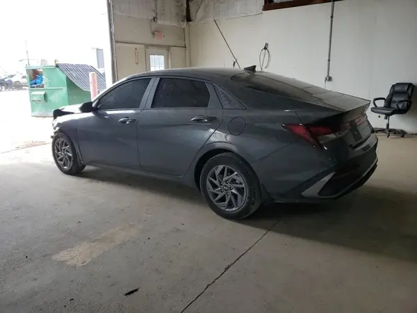 KMHLM4DG4RU818817 2024 HYUNDAI ELANTRA - Image 2