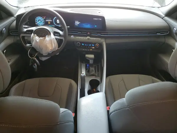 KMHLM4DG4RU818817 2024 HYUNDAI ELANTRA - Image 8