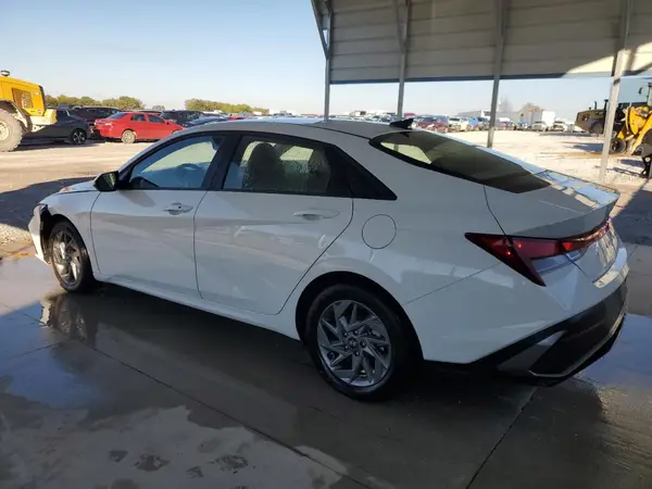KMHLM4DG4RU820650 2024 HYUNDAI ELANTRA - Image 2