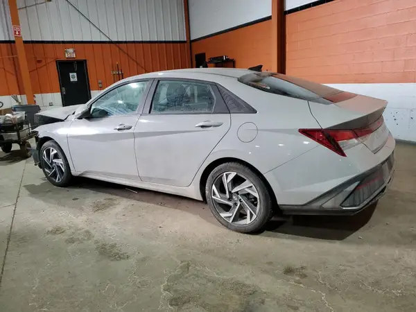 KMHLM4DG4RU827095 2024 HYUNDAI ELANTRA - Image 2