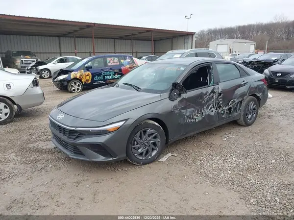 KMHLM4DG4RU833897 2024 HYUNDAI ELANTRA - Image 2