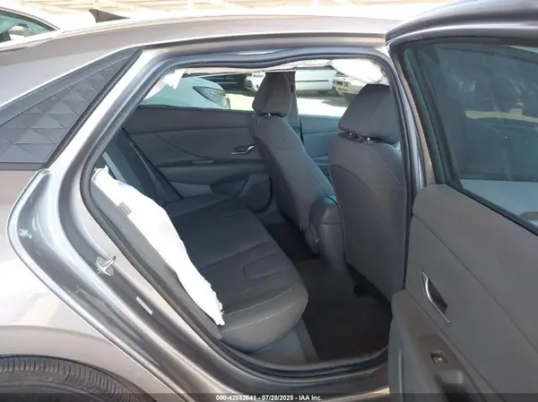 KMHLM4DG4RU840879 2024 HYUNDAI ELANTRA - Image 8