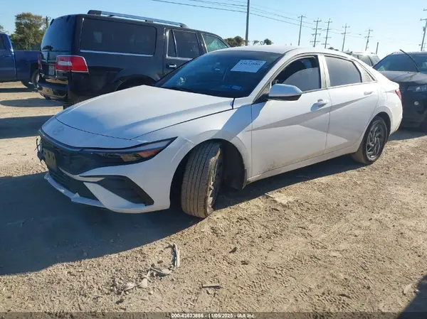 KMHLM4DG4RU846911 2024 HYUNDAI ELANTRA - Image 2