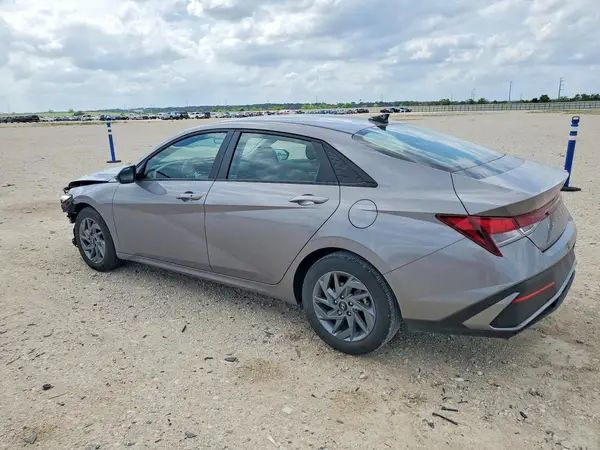 KMHLM4DG4RU851834 2024 HYUNDAI ELANTRA - Image 2