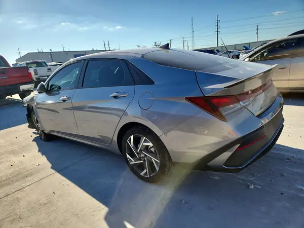 KMHLM4DG4SU010425 2025 HYUNDAI ELANTRA - Image 2