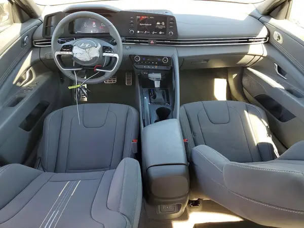 KMHLM4DG4SU017164 2025 HYUNDAI ELANTRA - Image 8