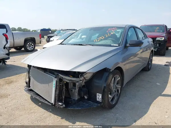 KMHLM4DG4SU021781 2025 HYUNDAI ELANTRA - Image 2