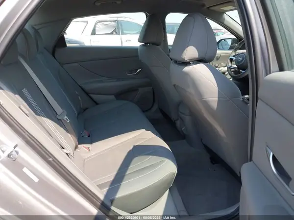 KMHLM4DG4SU021781 2025 HYUNDAI ELANTRA - Image 8