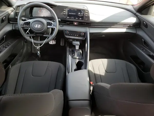 KMHLM4DG4SU061861 2025 HYUNDAI ELANTRA - Image 8