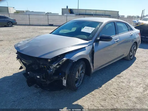 KMHLM4DG4SU072861 2025 HYUNDAI ELANTRA - Image 2