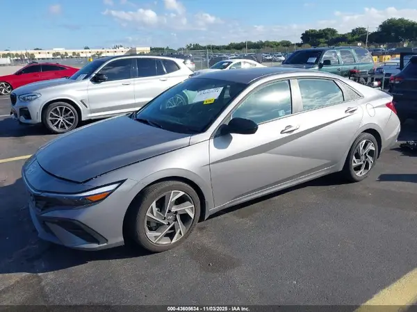 KMHLM4DG4SU869756 2025 HYUNDAI ELANTRA - Image 2