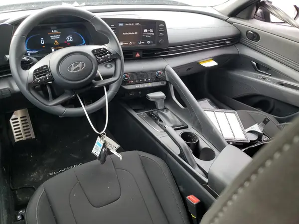 KMHLM4DG4SU870776 2025 HYUNDAI ELANTRA - Image 8