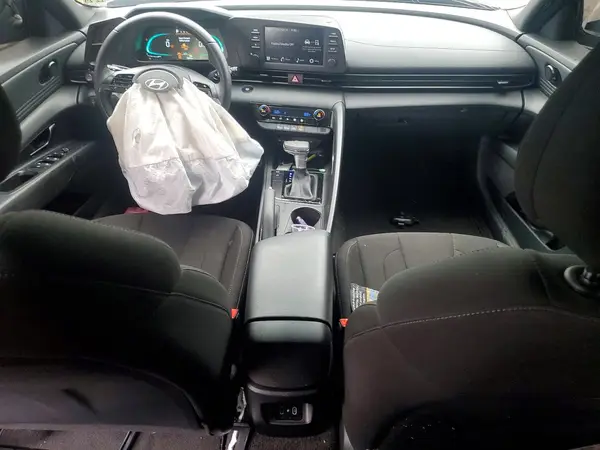 KMHLM4DG4SU903002 2025 HYUNDAI ELANTRA - Image 8