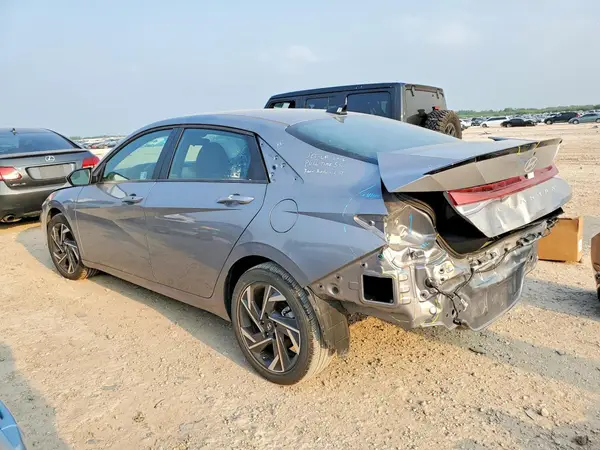 KMHLM4DG4SU916056 2025 HYUNDAI ELANTRA - Image 2