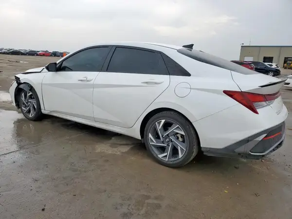KMHLM4DG4SU916610 2025 HYUNDAI ELANTRA - Image 2