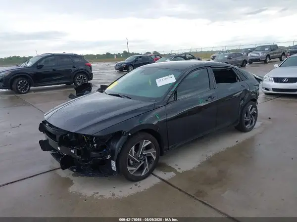 KMHLM4DG4SU960686 2025 HYUNDAI ELANTRA - Image 2