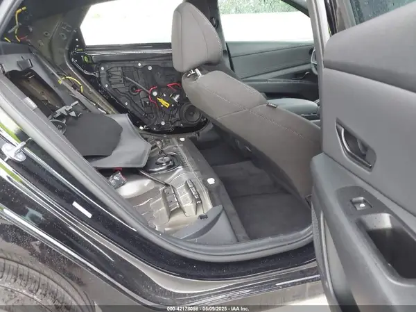KMHLM4DG4SU960686 2025 HYUNDAI ELANTRA - Image 8