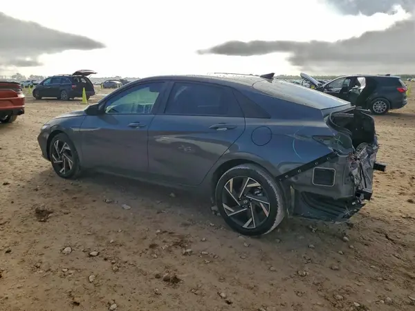 KMHLM4DG4SU977519 2025 HYUNDAI ELANTRA - Image 2