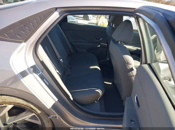 KMHLM4DG4SU986933 2025 HYUNDAI ELANTRA - Image 8