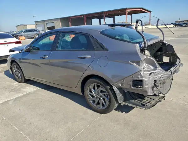 KMHLM4DG5RU636799 2024 HYUNDAI ELANTRA - Image 2