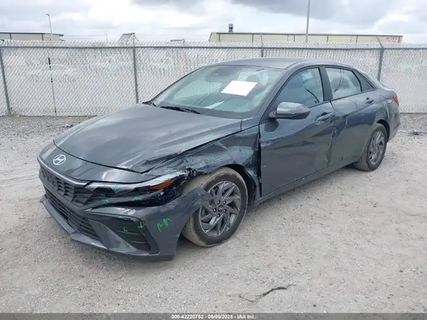 KMHLM4DG5RU636950 2024 HYUNDAI ELANTRA - Image 2