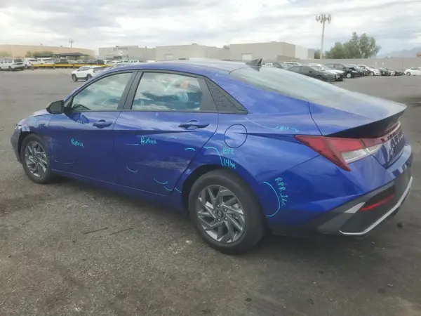 KMHLM4DG5RU636995 2024 HYUNDAI ELANTRA - Image 2