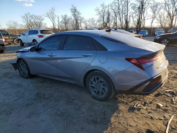 KMHLM4DG5RU640626 2024 HYUNDAI ELANTRA - Image 2