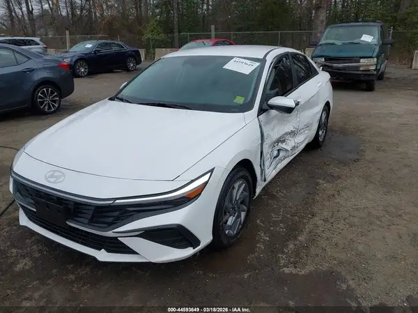 KMHLM4DG5RU641565 2024 HYUNDAI ELANTRA - Image 2