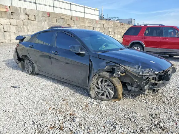 2024 HYUNDAI ELANTRA COPART lot 99520355 auction photo 4