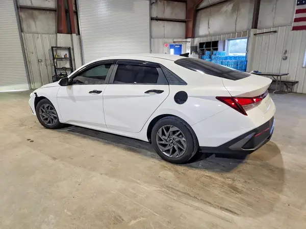 KMHLM4DG5RU648712 2024 HYUNDAI ELANTRA - Image 2