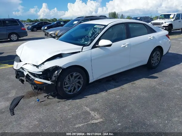 KMHLM4DG5RU650878 2024 HYUNDAI ELANTRA - Image 2
